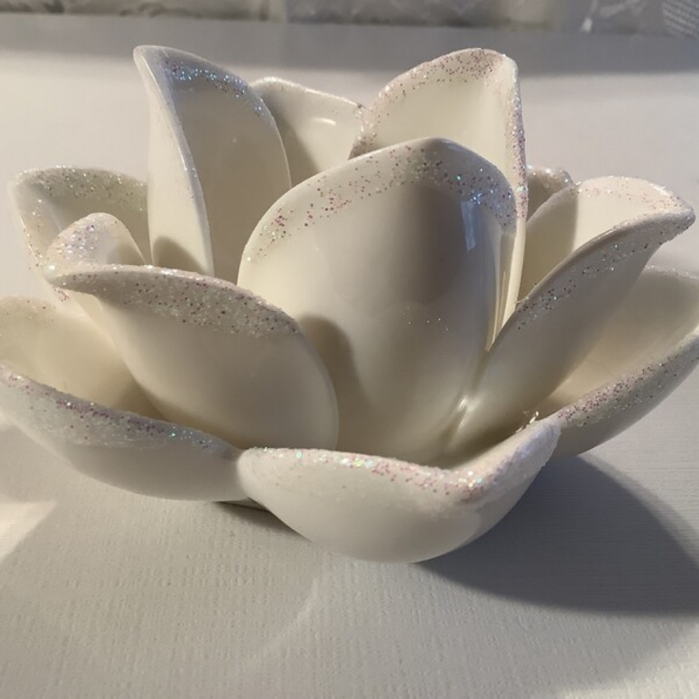 Vintage (2007) Avon Ceramic Lotus Flower Votive Candle Holder. Color Whi…
